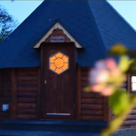 مكان تخييم Apple Blossom Glamping *