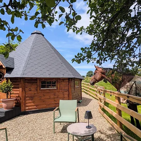 مكان تخييم Apple Blossom Glamping